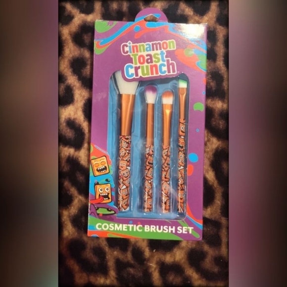🔥Cinnamon Toast Crunch Eyeshadow Palette & Brushes (Bundle)🔥 - Picture 2 of 9